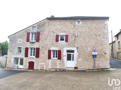 Vente maison 8 pièces 136 m² Lussac-les-Châteaux (86320)