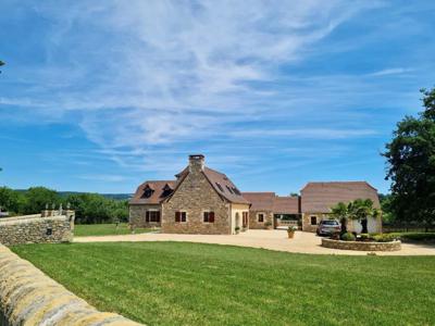 Luxury Villa for sale in Saint-Jean-Lespinasse, France