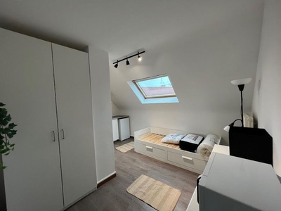 Location meublée appartement 1 pièce 11.91 m²