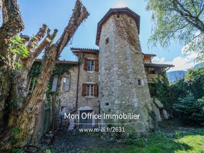 Maison de 10 pièces de luxe en vente à Chapareillan, Auvergne-Rhône-Alpes
