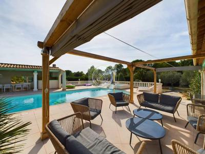 Villa de luxe de 13 pièces en vente Roquebrune-sur-Argens, France