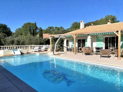 Villa de luxe de 9 pièces en vente Roquebrune-sur-Argens, France