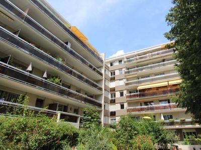 Appartement 2 pièces de 45 m² à Clichy (92110)