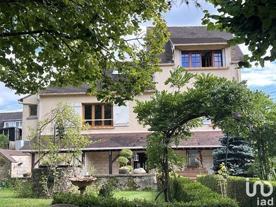 Maison 7 pièces de 173 m² à Crécy-la-Chapelle (77580)