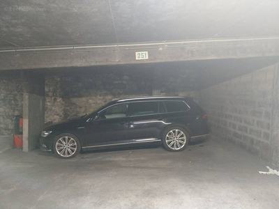 Parking / box colombes