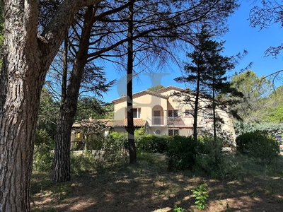 Vente villa 7 pièces 230 m²