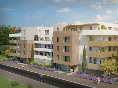 Appartement 4 pièces de 85 m² à Arles (13200)