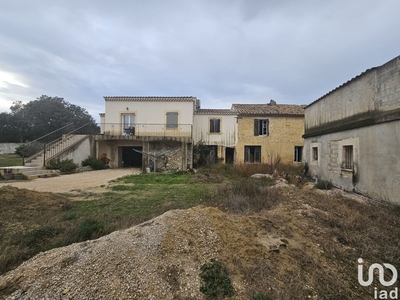 Maison 4 pièces de 138 m² à Roquemaure (30150)