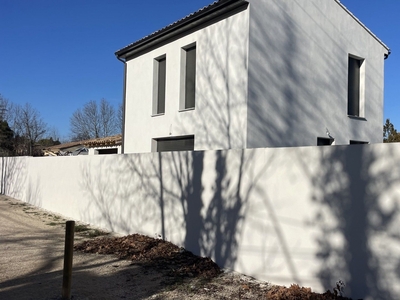 Maison 5 pièces de 90 m² à L'Isle-sur-la-Sorgue (84800)