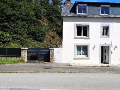 Maison 6 pièces de 148 m² à Pont-de-Buis-lès-Quimerch (29590)