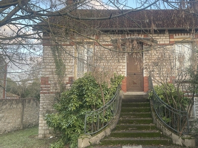 Maison traditionnelle 5 pièces de 50 m² à Dordives (45680)