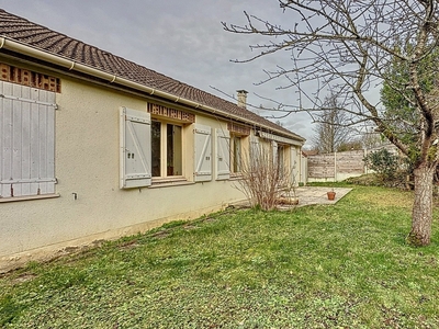 Maison traditionnelle 5 pièces de 89 m² à Saint-Germain-lès-Corbeil (91250)