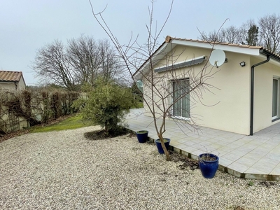 Maison traditionnelle 6 pièces de 102 m² à Vensac (33590)