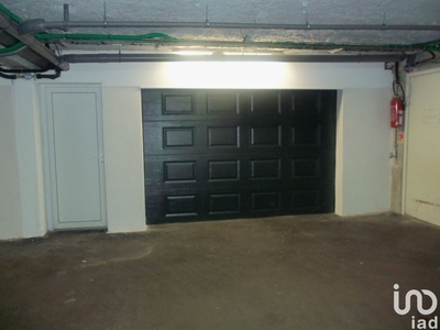 Parking/garage/box de 35 m² à - (17000)