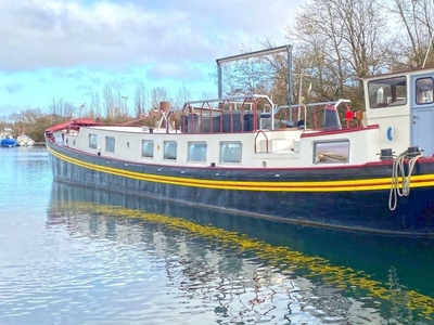 Péniche 3 pièces de 80 m² à Saint-Martin-la-Garenne (78520)