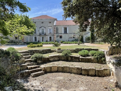 Maison de luxe de 18 chambres en vente à Pernes-les-Fontaines, Provence-Alpes-Côte d'Azur