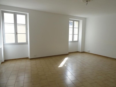 Location appartement 3 pièces 77 m²