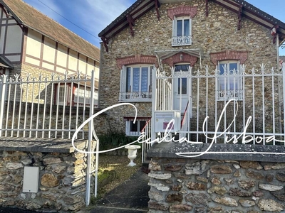 Vente maison 4 pièces 108 m² Montereau-Fault-Yonne (77130)