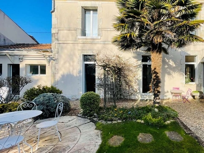Vente maison 5 pièces 146 m² La Rochelle (17000)