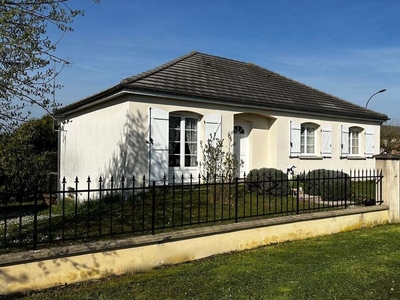 Vente maison 5 pièces 89 m² Saint-Julien-les-Villas (10800)