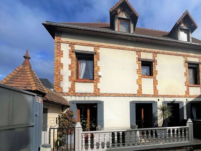 Vente maison 6 pièces 167 m² Saint-Étienne-du-Rouvray (76800)