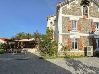 Vente maison 6 pièces 230 m² Nanteuil-Lès-Meaux (77100)