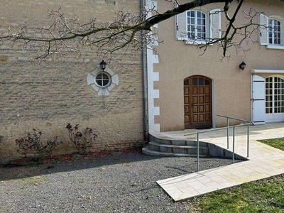 Vente maison 7 pièces 186 m² Chasseneuil-du-Poitou (86360)