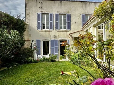 Vente maison 7 pièces 239 m² La Rochelle (17000)