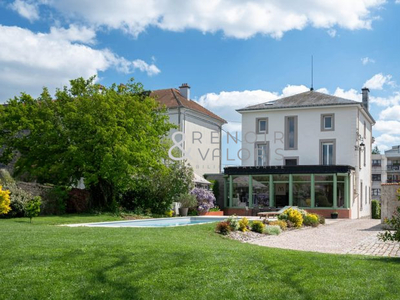 Hôtel particulier rénové avec piscine à Charmes - Epinal
