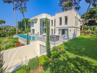 Villa de luxe de 8 pièces en vente Antibes, Provence-Alpes-Côte d'Azur