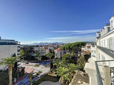 Penthouse de luxe de 6 pièces en vente Монфлери, Cannes, Provence-Alpes-Côte d'Azur