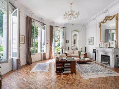 Appartement de 3 chambres de luxe en vente à Champs-Elysées, Madeleine, Triangle d’or, France