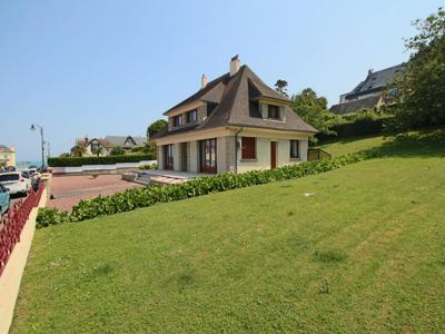 Luxury House for sale in Arromanches-les-Bains, Normandy