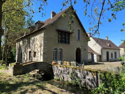 Maison de luxe de 850 m2 en vente Sens, Bourgogne-Franche-Comté