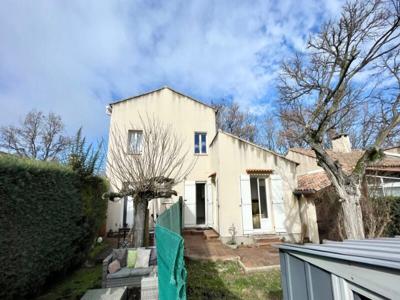 Vente maison 5 pièces 135 m² Aix-en-Provence (13090)