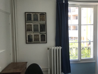 Chambres à louer dans une résidence à Paris, Paris