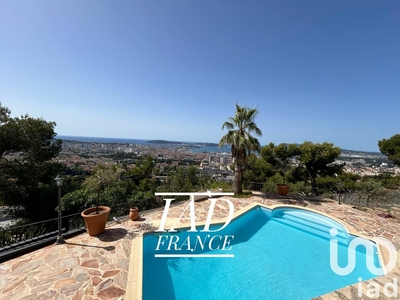 Maison 6 pièces de 272 m² à Toulon (83000)