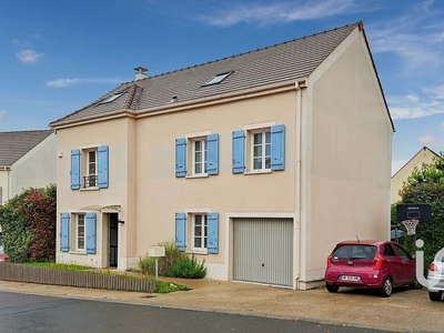 Maison 8 pièces de 164 m² à Ennery (95300)