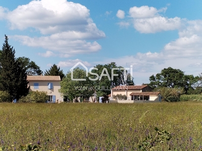 Maison à de SAINT-MARTIN-DE-CRAU de 223m²