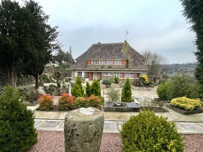 Maison de 12 pièces de luxe en vente à Lonlay-l'Abbaye, Normandie