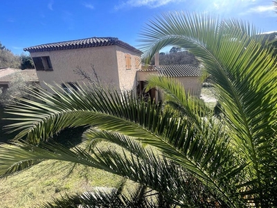 Maison de luxe de 5 chambres en vente à Ollioules, Provence-Alpes-Côte d'Azur