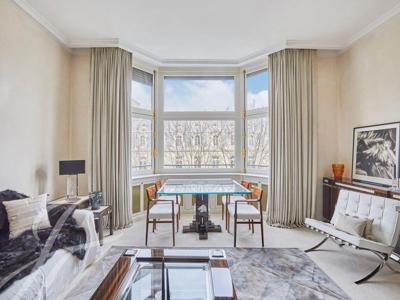 Appartement de luxe 1 chambres en vente à Champs-Elysées, Madeleine, Triangle d’or, Île-de-France