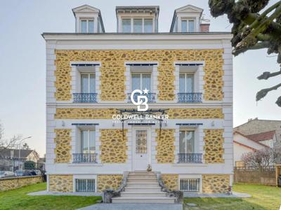 Maison de 8 pièces de luxe en vente à Bry-sur-Marne, France