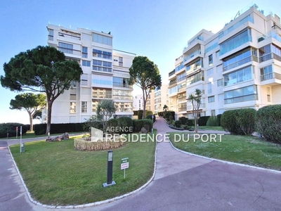 Appartement de 1 chambres de luxe en vente à Mandelieu, Provence-Alpes-Côte d'Azur
