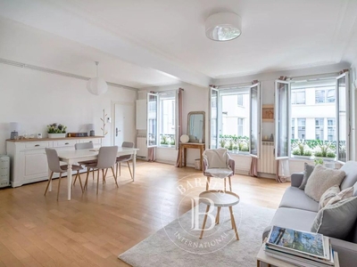 Appartement de luxe 2 chambres en vente à Monceau, Courcelles, Ternes, Paris, Île-de-France