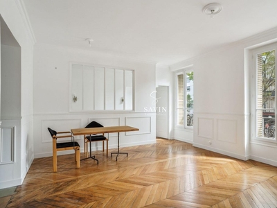 Appartement de 2 chambres de luxe en vente à Montmartre, Abbesses, Grandes-Carrières, France