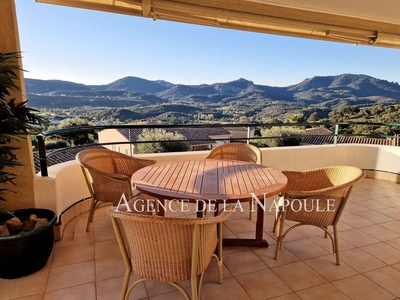 Appartement de 3 chambres de luxe en vente à Mandelieu, Provence-Alpes-Côte d'Azur