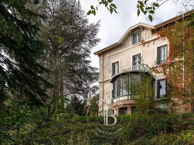 Maison de 7 pièces de luxe en vente à Sainte-Foy-lès-Lyon, Rhône-Alpes