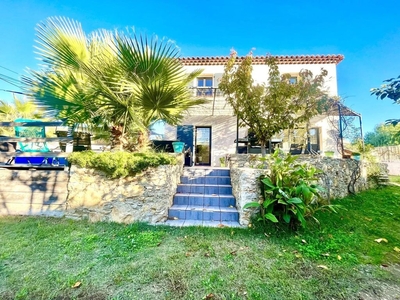 4 room luxury House for sale in Le Castellet, France