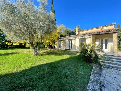 7 room luxury House for sale in Avignon, French Riviera